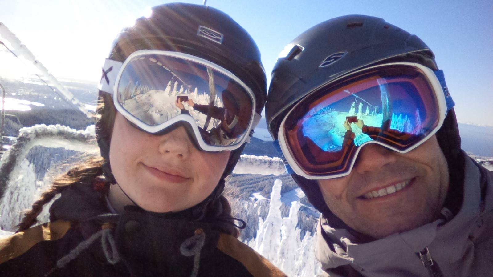 2016 BC Wilde & Rod do a selfie while skiing