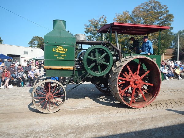 2017 A Steam Driven Tractor Parading at the Blyth Steam
        Threshers Reunion