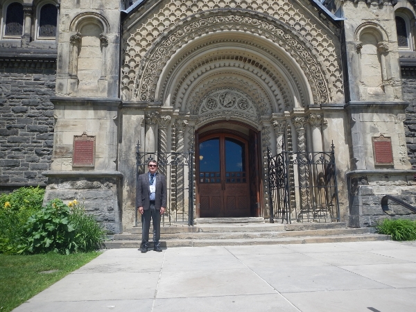 2017
        Brian in front of Hart House