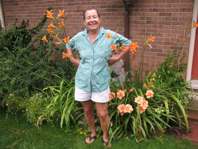 2010 Kathy atBeacon Court with flowers