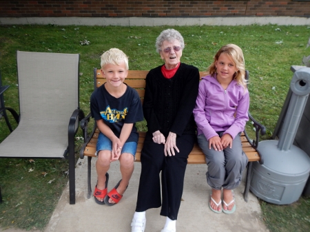 2014 Madi & Barrett
      visit their Great Grandmother