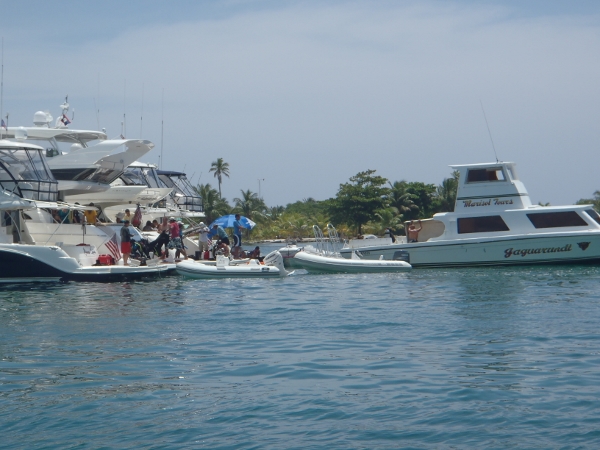 Local Power Boats raft up and
            celebrate the Easter Holiday Weekend
