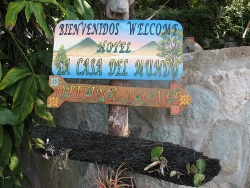 Caja
            Del Mundo Entrance Sign Lago Isabal