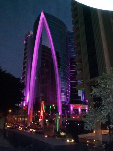Night
            view of same office building as seen from Hotel Las Torres