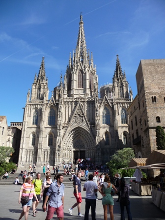 2013 Spain Barcelona
        The Temle Sagrata Familia by Gaudi