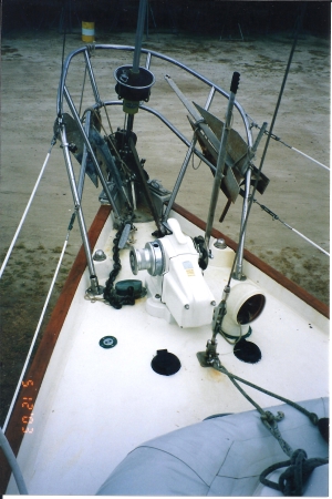 Tundras Bow showing her Tgress Windlass and bow roller