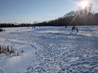 20251230_lake_chipigan_skaters
